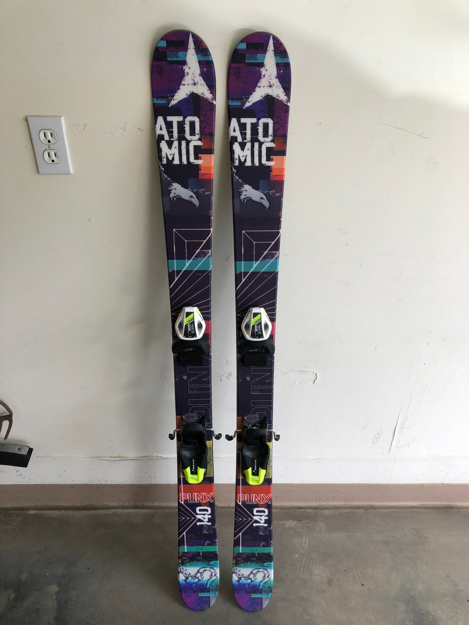 New Atomic Punx Skis With Tyrolia Bindings 140cm | SidelineSwap