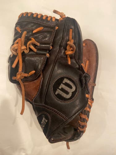 Used Right Hand Throw Wilson A2000 Baseball Glove 11.75"
