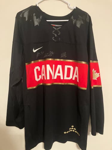 Nike Team Canada Jersey AUTOGRAPHED Pietrangelo, Brodeur, Bouwmeester