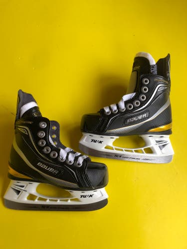 Youth New Bauer Supreme One 60 Hockey Skates Regular Width Size 10