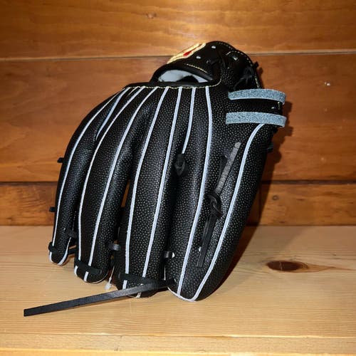 New Wilson Right Hand Throw Staff Baseball Glove 11.5"