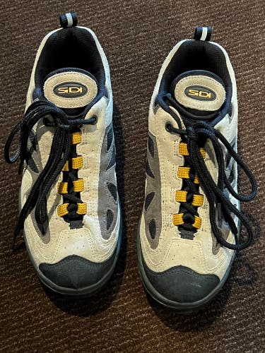 Used Sidi Women's Brown Road Cycling Shoes with Built-In Clips Women's Size: EU 40 / Approx. US 8