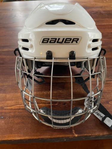 Used Medium Bauer  BHH9900 Helmet