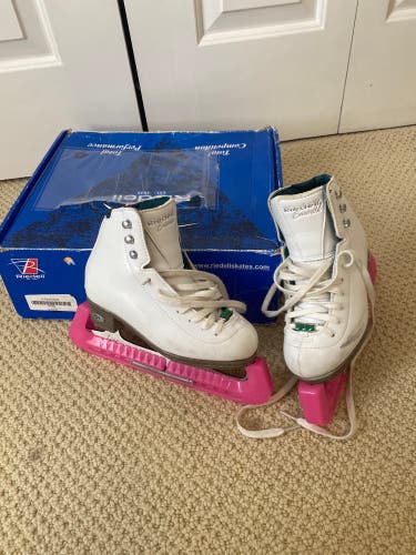 Girls figure skates 13.5 youth