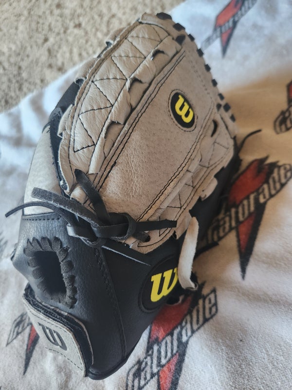 Wilson a350 store baseball glove