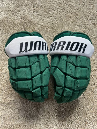 Warrior Luxes-13”-Wild gloves with custom cuff roll