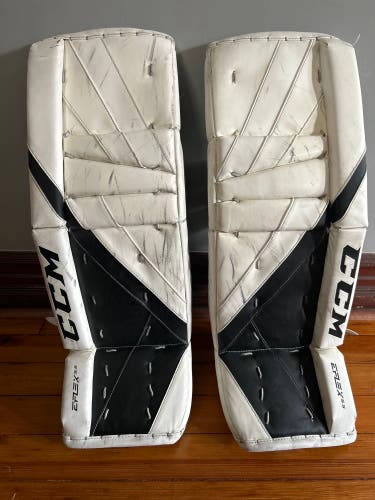 Used 30" CCM EFLEX 5.5 Goalie Leg Pads