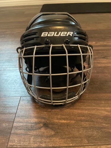 Used Small Bauer Bhh2100jr Helmet
