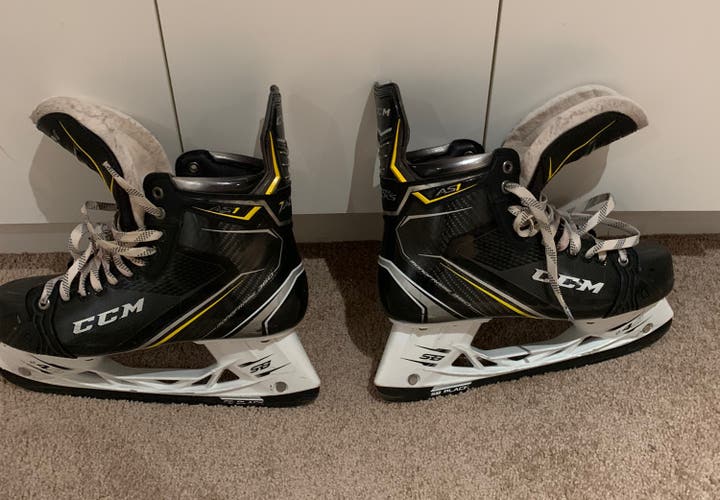 Slightly Used CCM Regular Width Size 11 Super Tacks AS1 Hockey Skates