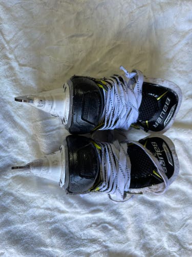 Used Bauer Size 1.5 Supreme S35 Hockey Skates