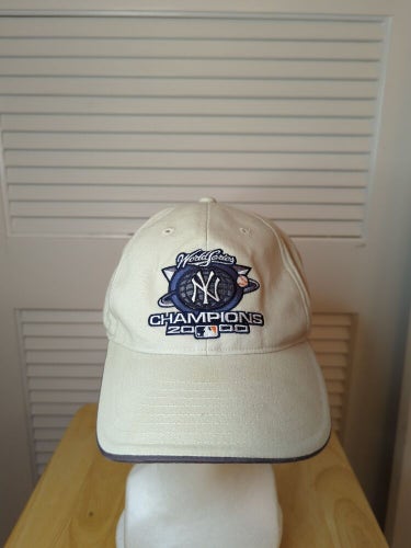 Vintage New York Yankees 2000 World Series Champions New Era LP Strapback Hat