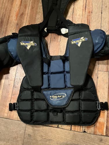 Used Large Vaughn Legacy 4000 Goalie Chest Protector