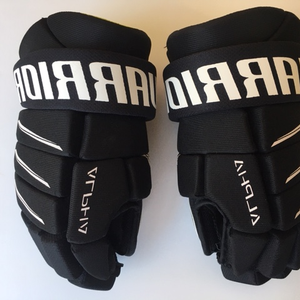 Used Warrior Alpha QXS Gloves 11" Mint condition