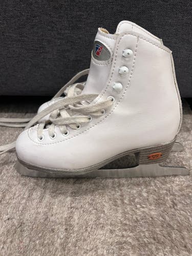 Used Riedell Figure Skates Size 1