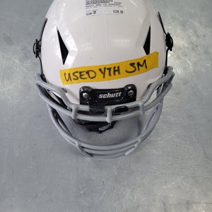 Used Schutt 2022 Yth Vengeance A11 Helmet Sm Football Helmets