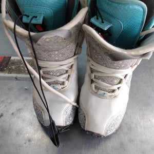 Used Roxy Track Lace Wmns Senior 7 Snowboard Womens Boots