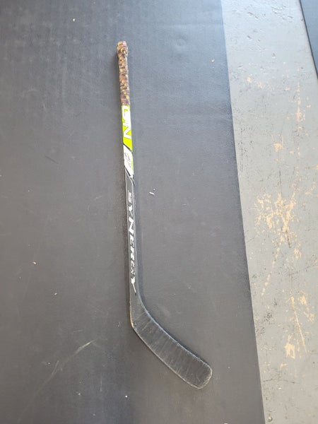 Easton Synergy Youth Abs Core Wood Hockey Stick ( A118430 ) 