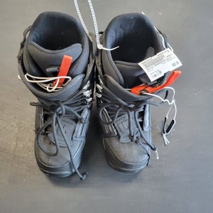 Used Burton Progression Junior 04 Boys' Snowboard Boots