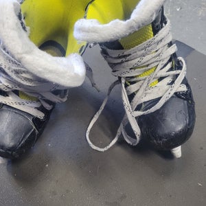 Used Bauer S27 Junior 01 Ice Hockey Skates