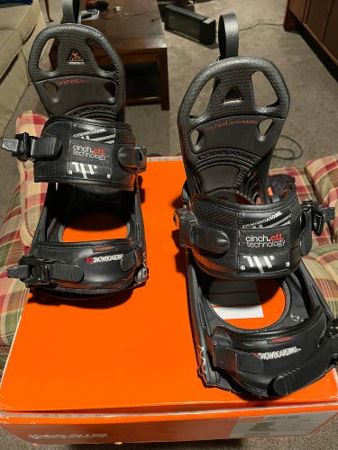 Men's Medium K2 All Mountain Snowboard Bindings