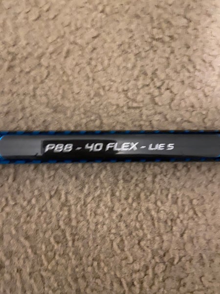 Intermediate Right Handed P88 Nexus Geo Hockey Stick