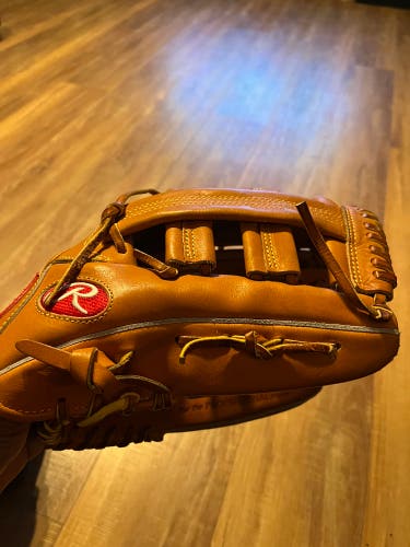 Outfield 12.75" Heart of the Hide Baseball Glove