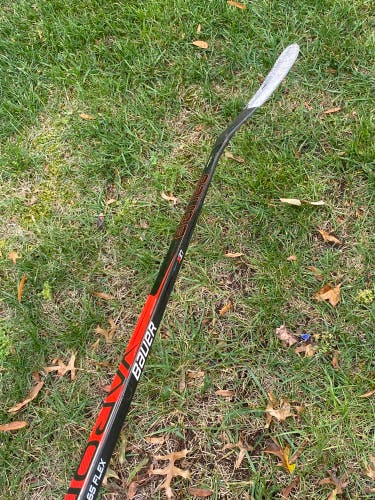 Intermediate Right Handed P92  Vapor X3.7 Hockey Stick
