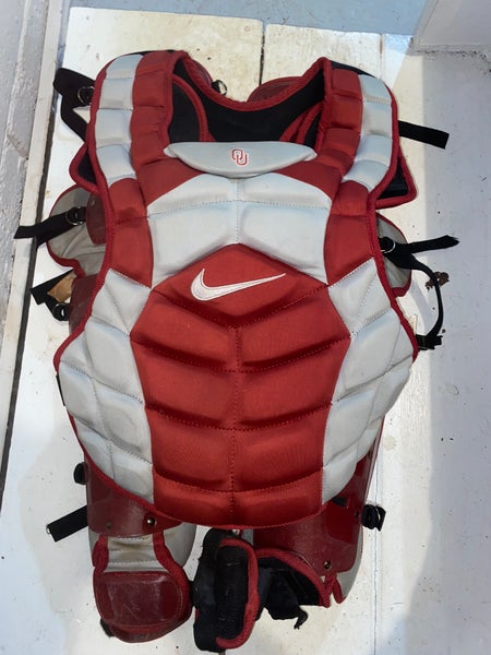 Nike adult red 17” catchers gear