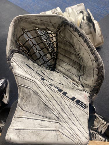 Used Regular True L12.2 Glove