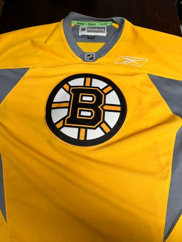 Yellow New Large Reebok Jersey
