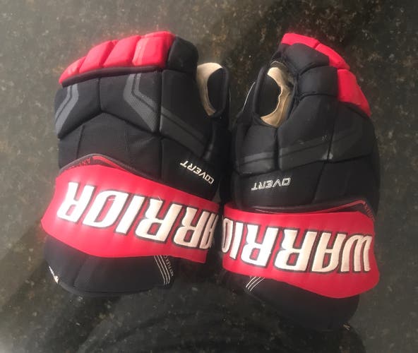 Warrior Covert QRE Pro Hockey Gloves (Black/Red)