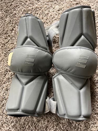 Used Medium Epoch Integra Arm Pads