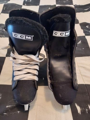 Vintage Youth Used CCM Black storm Hockey Skates Size 5