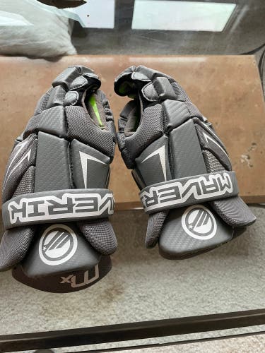 Used Player's Maverik 10" MX Lacrosse Gloves