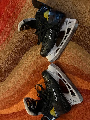 Used Bauer Wide Width  Size 7.5 Supreme 3S Pro Hockey Skates