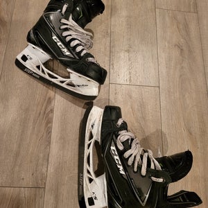 Intermediate Used CCM Ribcor 80K Hockey Skates Regular Width Size 4.5 with Black StepSteel