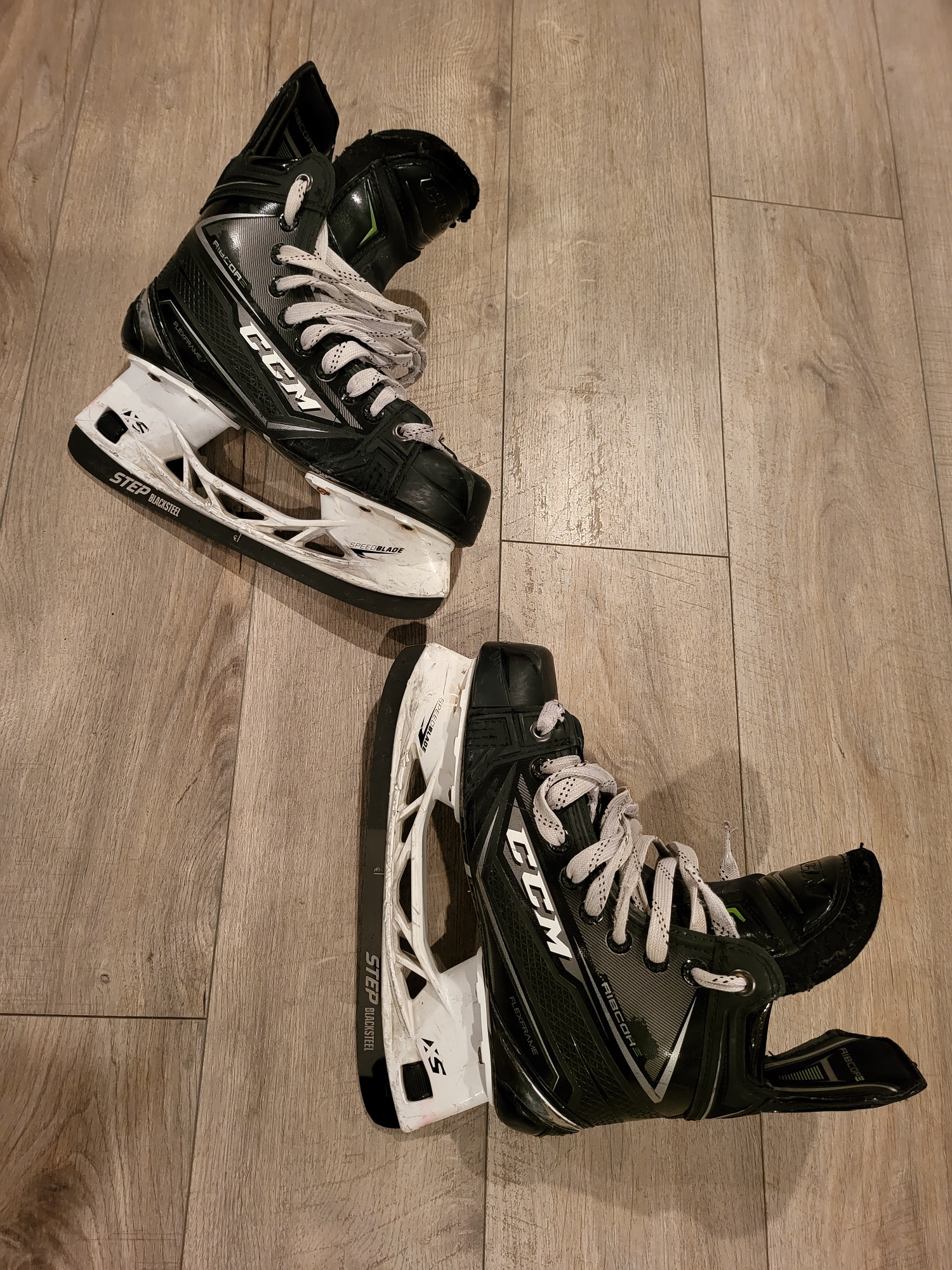 Intermediate Used CCM Ribcor 80K Hockey Skates Regular Width Size 4.5 with Black StepSteel