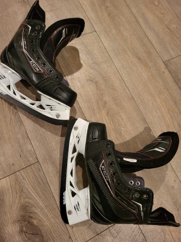 Youth Barely Used CCM JetSpeed 280 Hockey Skates Regular Width Size 1.5