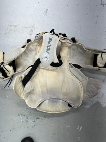 Used Medium Vaughn V6 2200 Pro Goalie Chest Protector