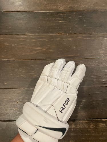 New Player's Nike large Vapor Elite Lacrosse Gloves