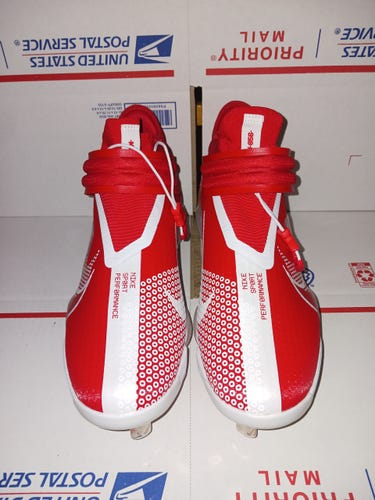 Nike Force Zoom Trout 7 Size 9.5