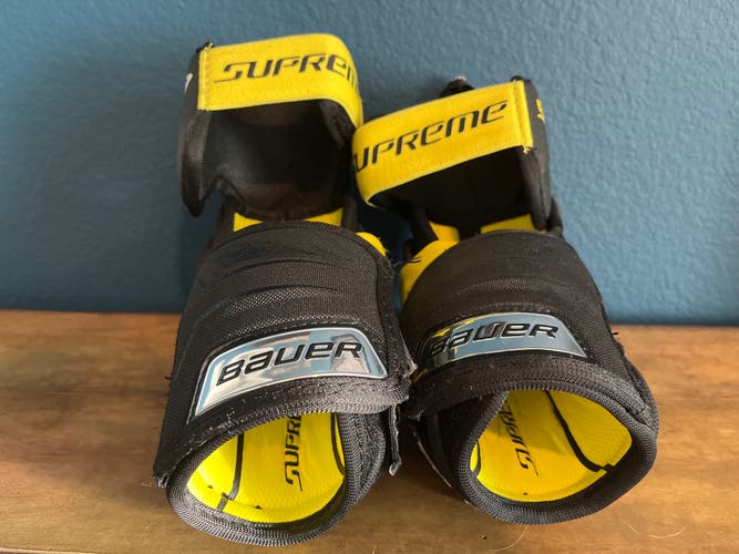 Used Small Bauer Supreme s29 Elbow Pads
