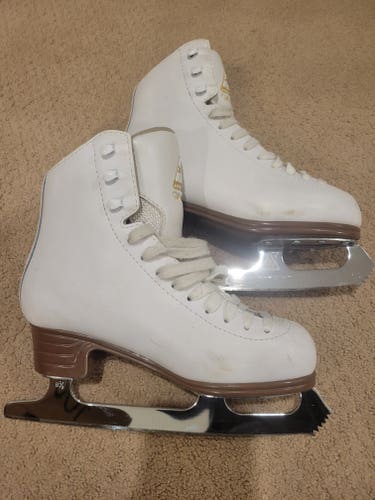 Used Jackson Figure Skates Size 2.5