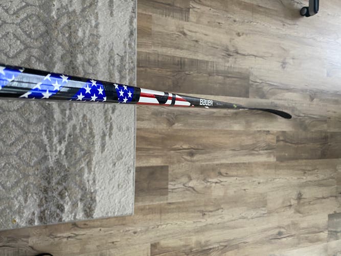 New Left Hand P28  Vapor FlyLite Hockey Stick