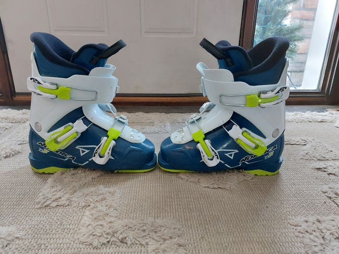 Mondo 18 & mondo 18.5 (225-234mm) Used Kid's Nordica Firearrow Team 3 Ski Boots