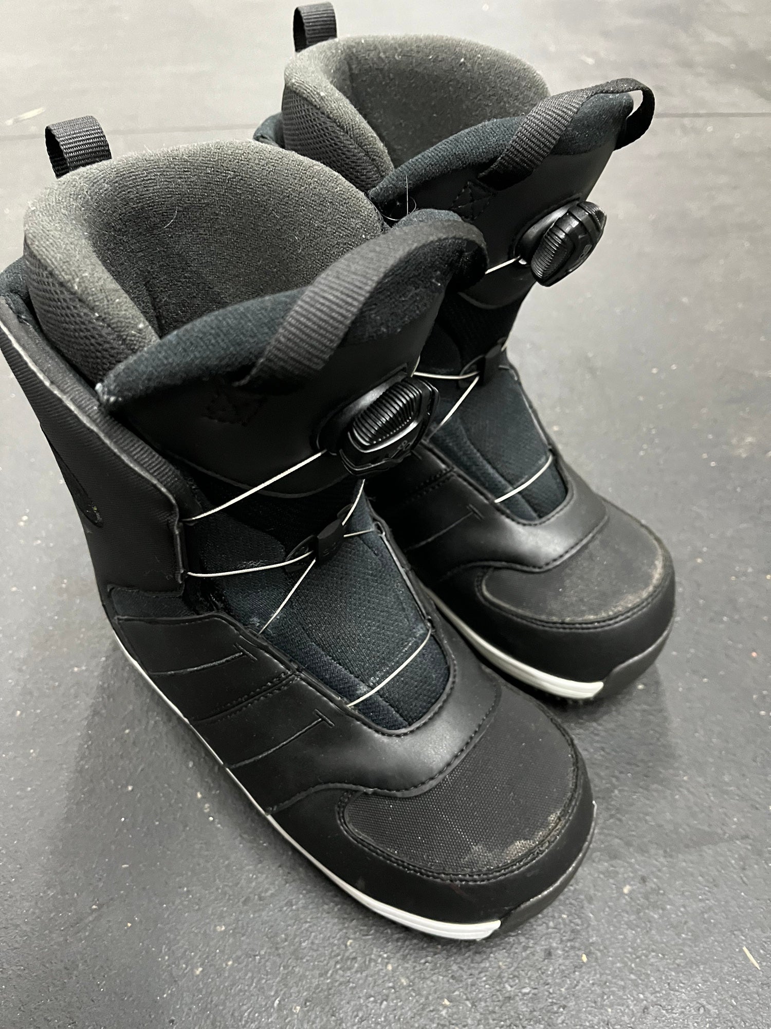 Salomon Launch Boa Jr Snowboard Boots Size 5.5 | SidelineSwap