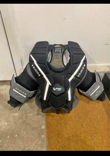 Used Large Vaughn Velocity V9 Goalie Chest Protector