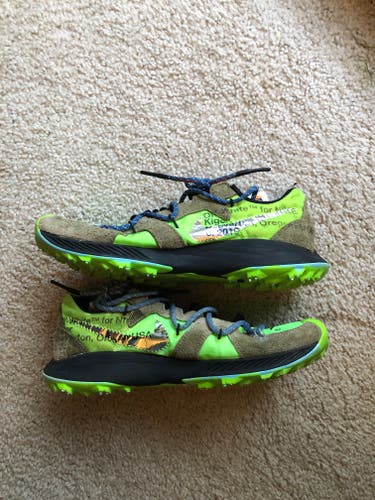 Green Adult Unisex Used Size 11 (Women's 12) Nike Shoes
