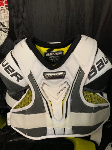 Senior Medium Bauer Supreme S170 Shoulder Pads