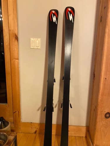 Stockli 154 cm LASER GS Skis With Salomon  Bindings